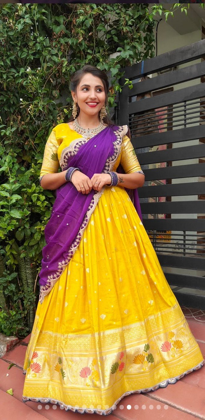 Lotus Lehanga Fullt sticthed