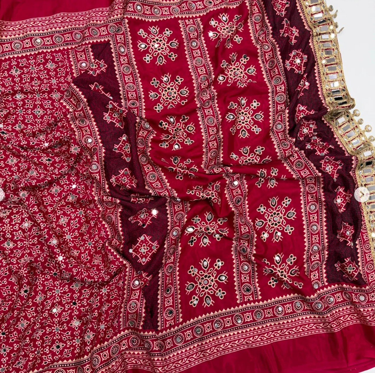 Pure Arjakh Satin Viscous Silk saree - Image 4