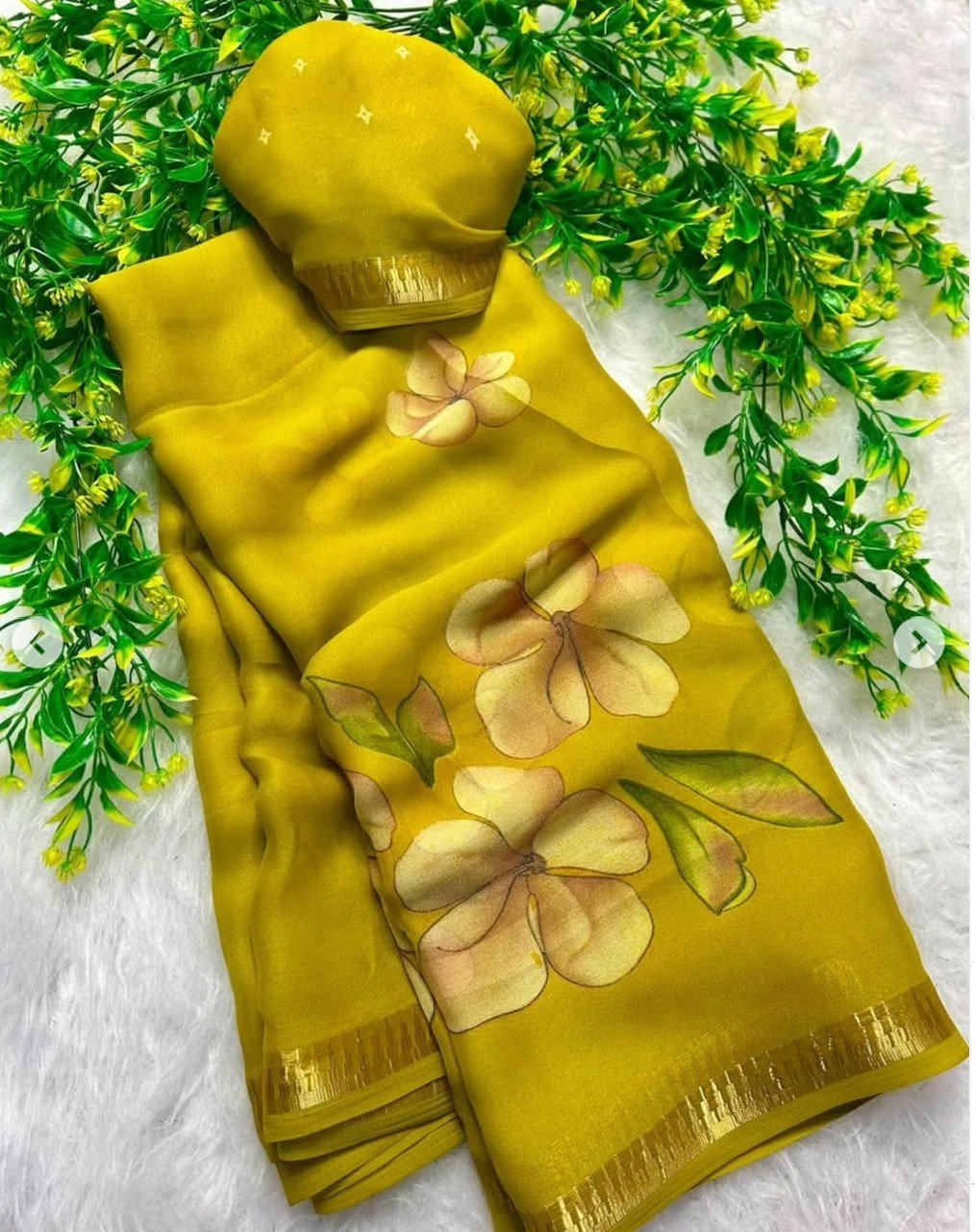 Premium Flower Print Saree - Image 2