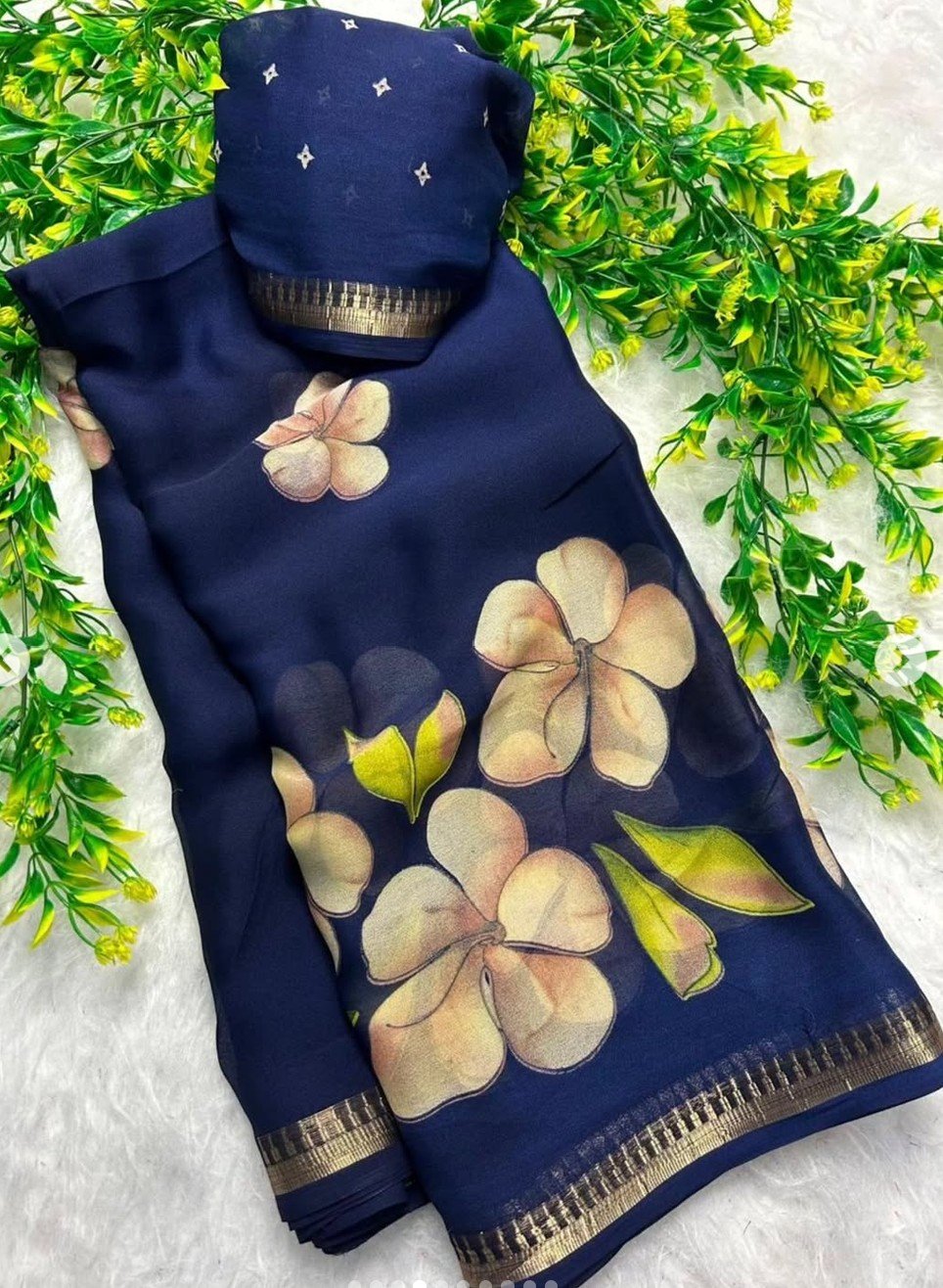 Premium Flower Print Saree - Image 4