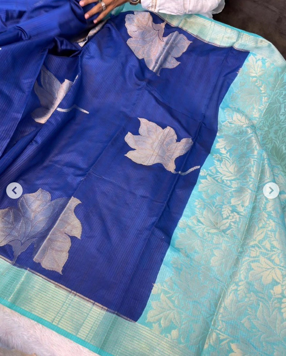 Banarasi Soft Silk Meenakari Design Saree - Image 8